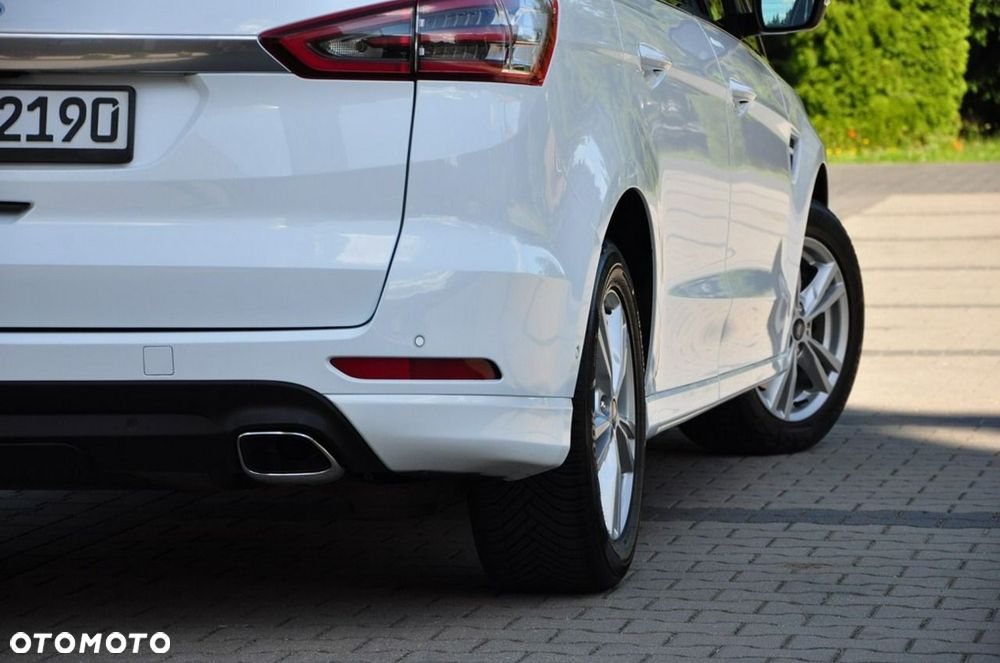 Ford S-Max - 17