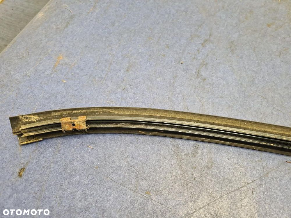MERCEDES-BENZ W202 SEDAN LISTWA OZDOBNA CHROMOWANA SZYBY TYLNEJ - 6