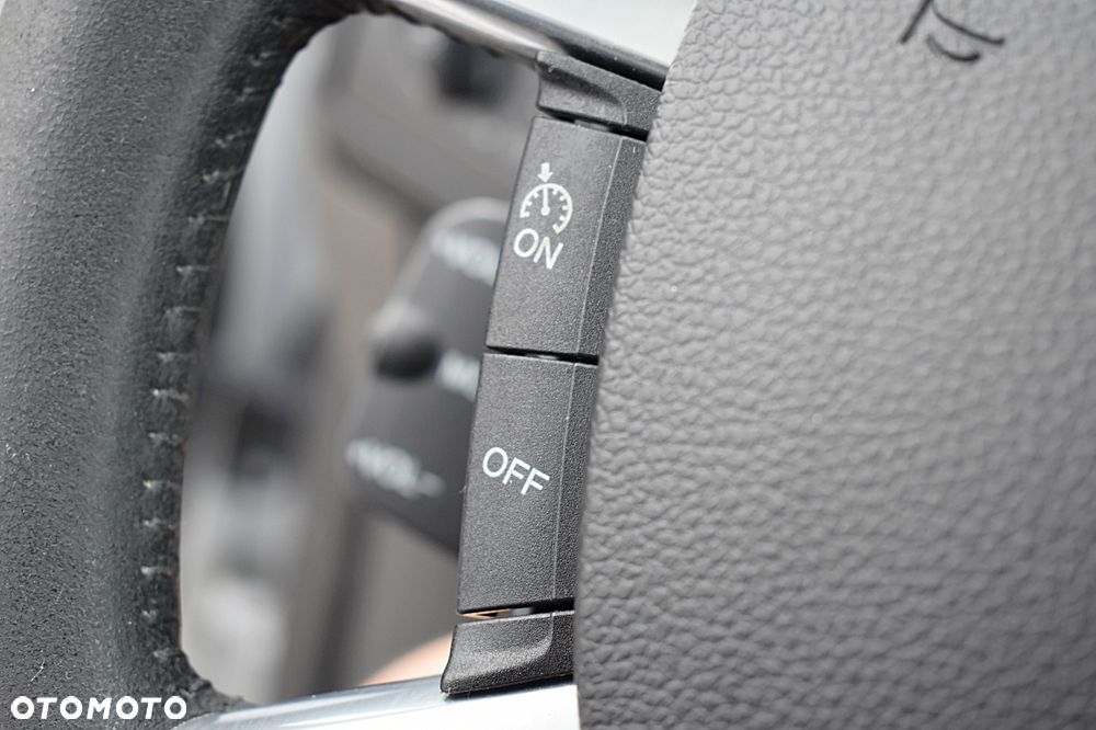 Ford Kuga 2.0 TDCi 2x4 Titanium - 30