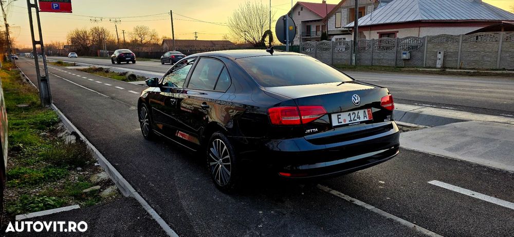 Volkswagen Jetta 2.0 TDI DSG BlueMotion Technologie Allstar - 4