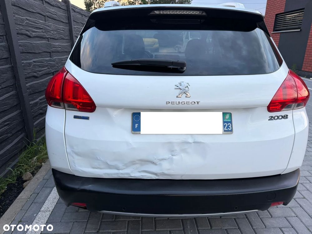 Peugeot 2008 1.6 BlueHDi Style - 23