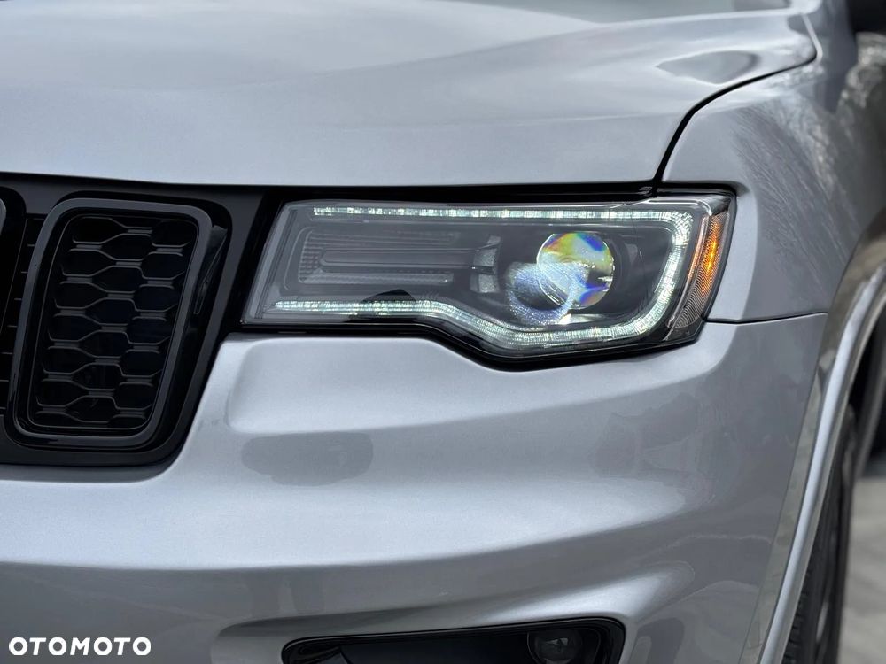 Jeep Grand Cherokee - 20