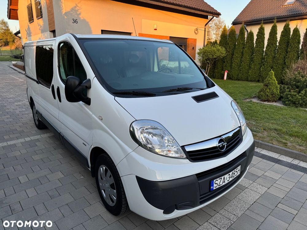 Opel Vivaro - 1