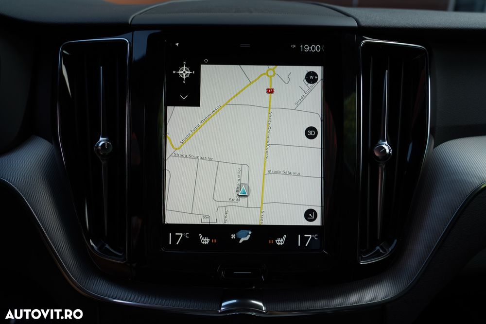 Volvo XC 60 D5 AWD Geartronic RDesign - 20
