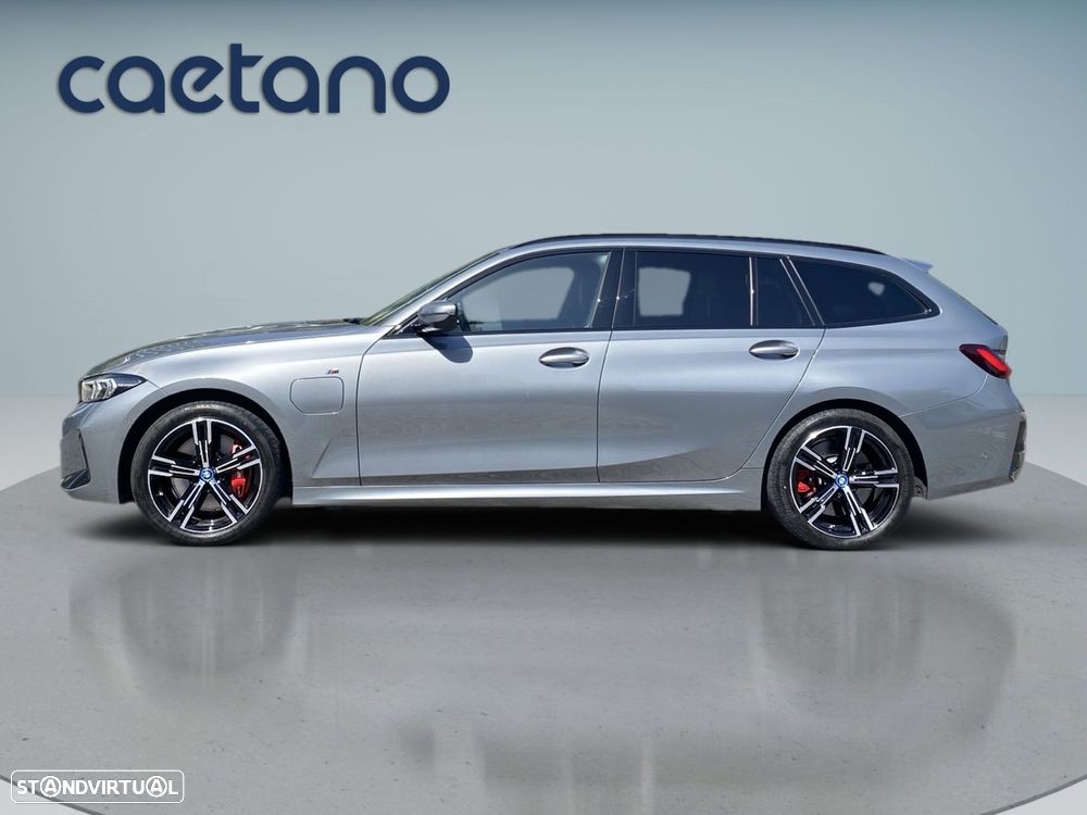 BMW 330 e Pack Desportivo M Pro Auto - 26