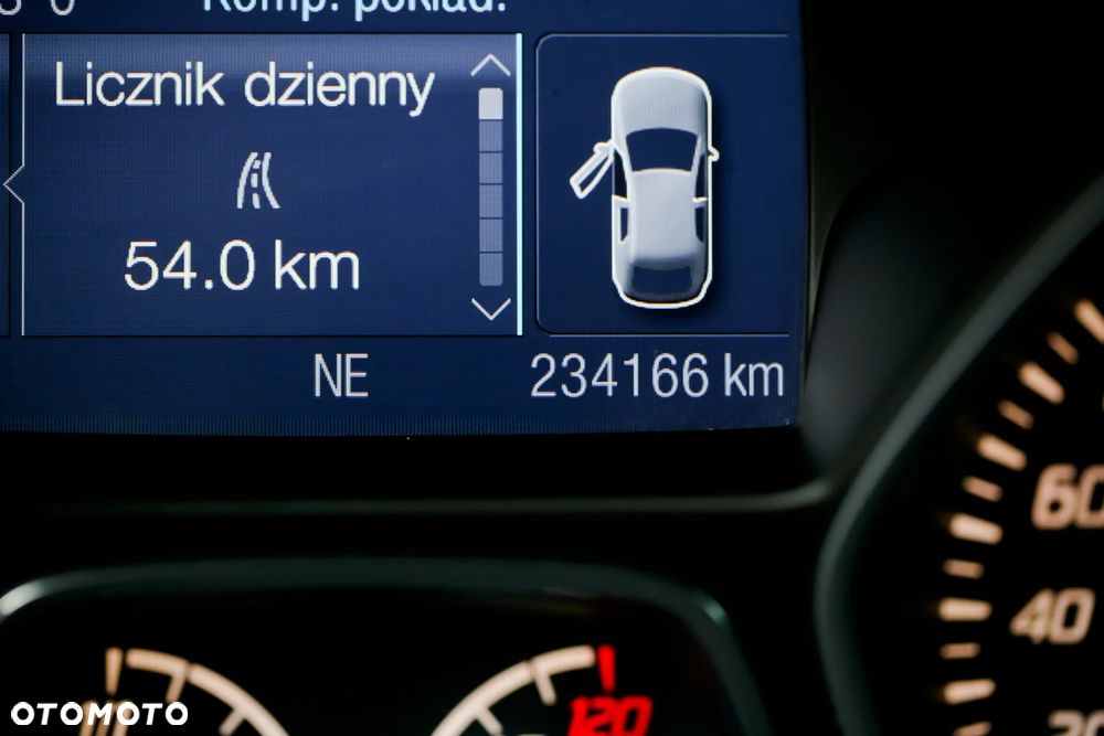 Ford Kuga 2.0 TDCi 2x4 SYNC - 33