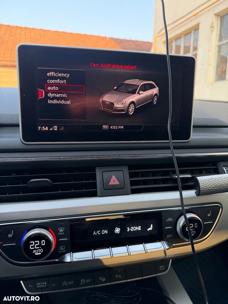 Audi A4 2.0 TDI quattro Stronic - 8