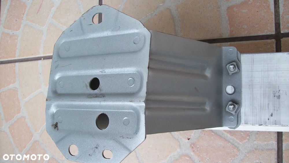Zderzak tylny aluminiowy ze wspornikami - 9