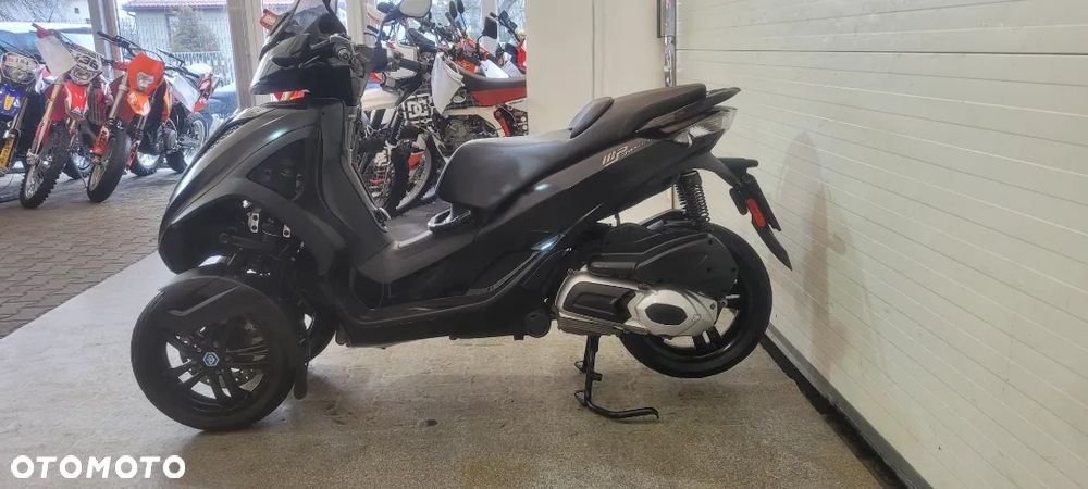 Piaggio MP-3 - 16