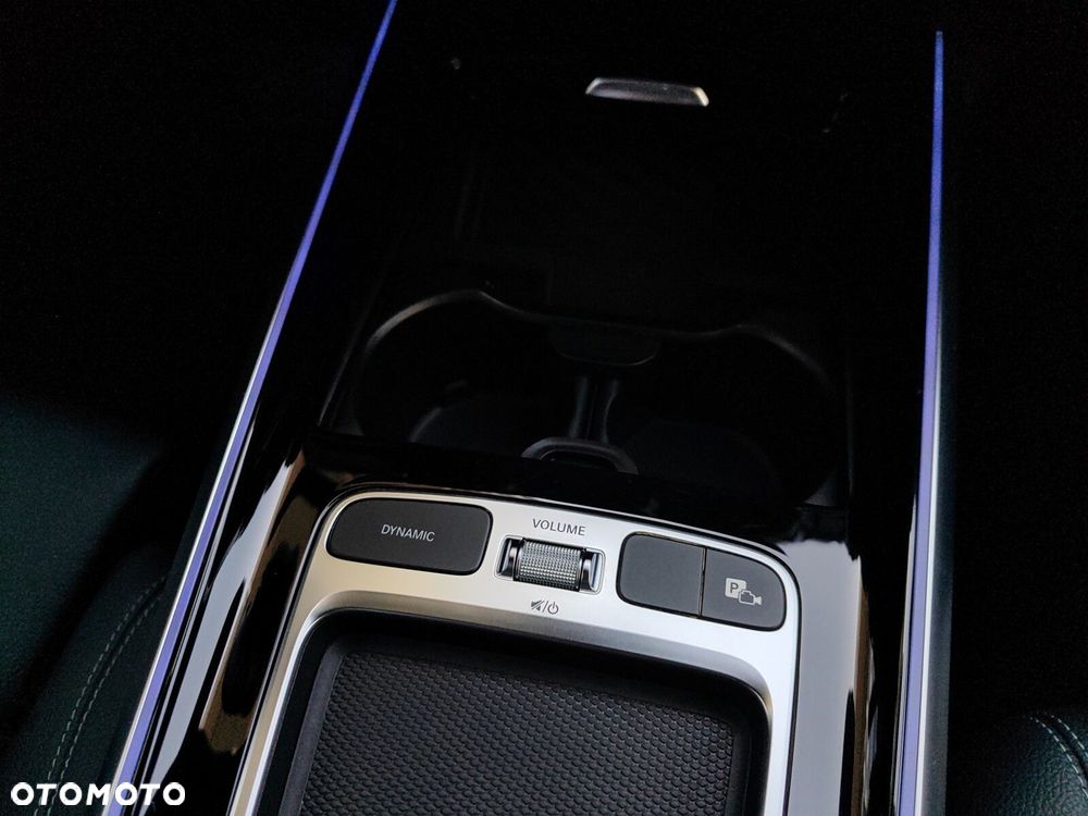 Mercedes-Benz GLB - 21