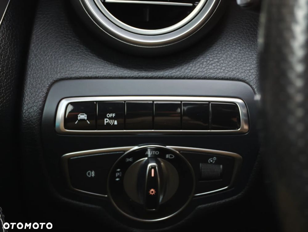 Mercedes-Benz Klasa C 250 7G-TRONIC - 21