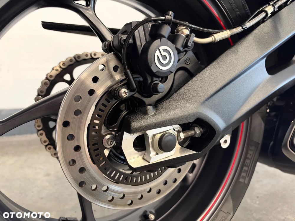Triumph Speed Triple - 18