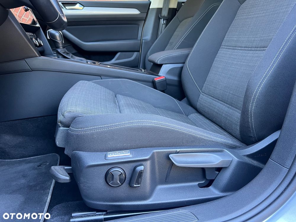 Volkswagen Passat 1.5 TSI OPF DSG - 10