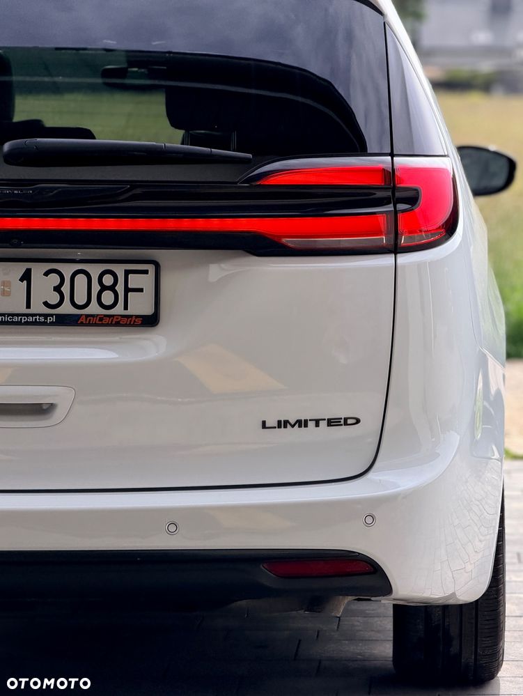Chrysler Pacifica - 10