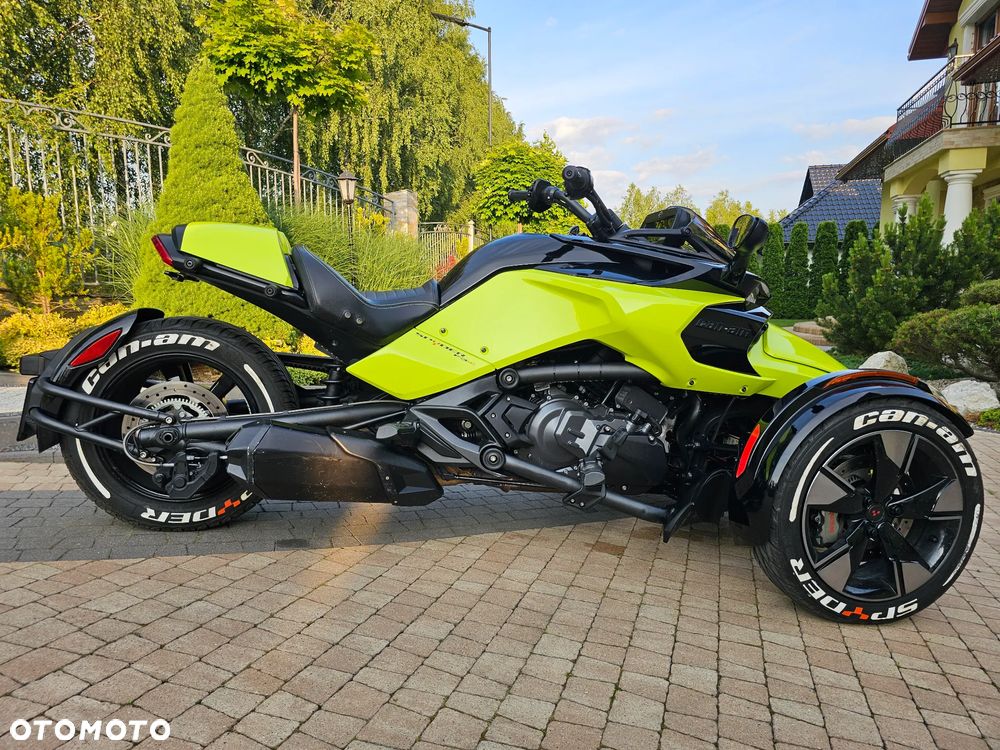 Can-Am Spyder - 11