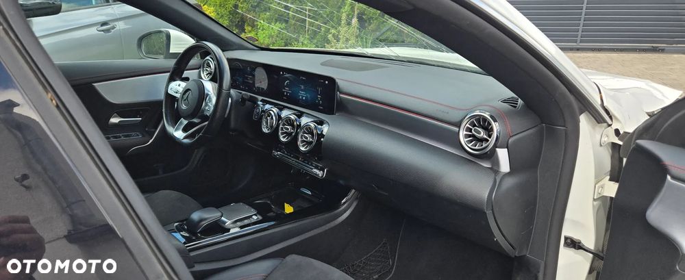 Mercedes-Benz CLA 220 d 4-Matic AMG Line 8G-DCT - 12