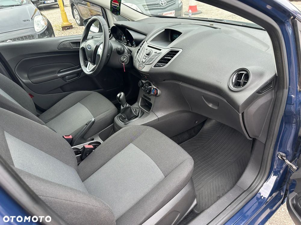 Ford Fiesta - 24