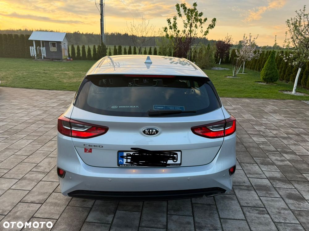 Kia Ceed - 11