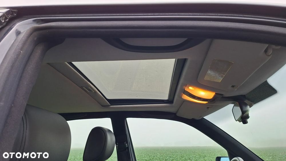 Mercedes-Benz Klasa E - 23