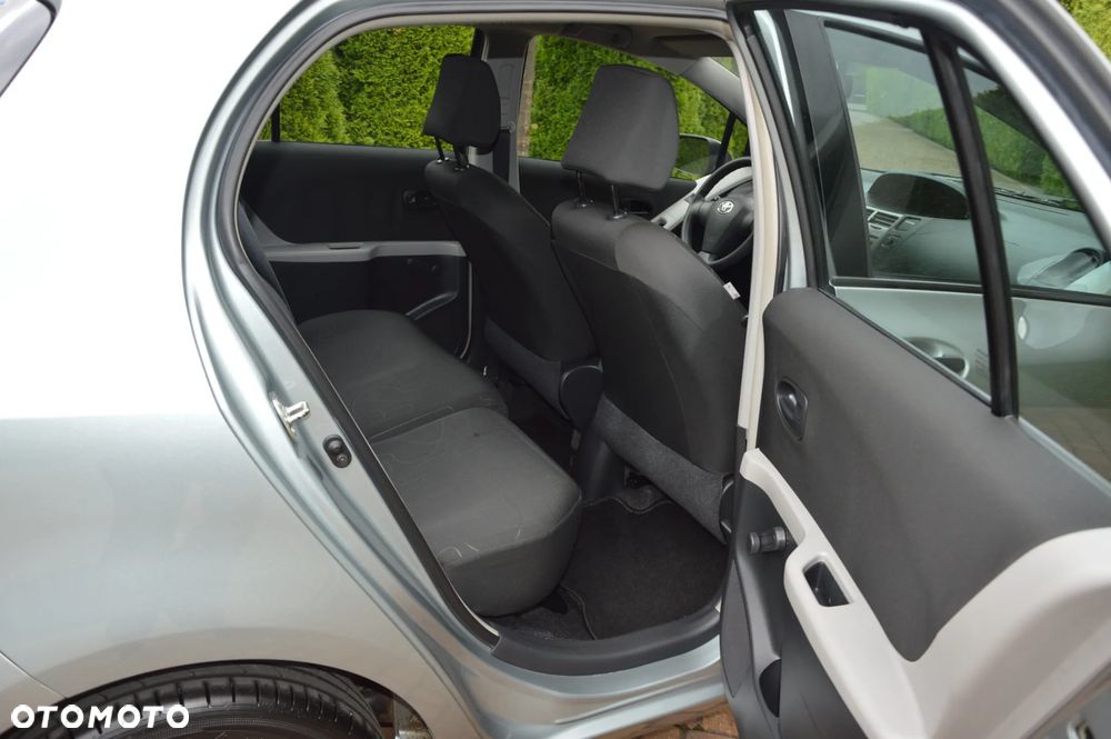 Toyota Yaris - 17