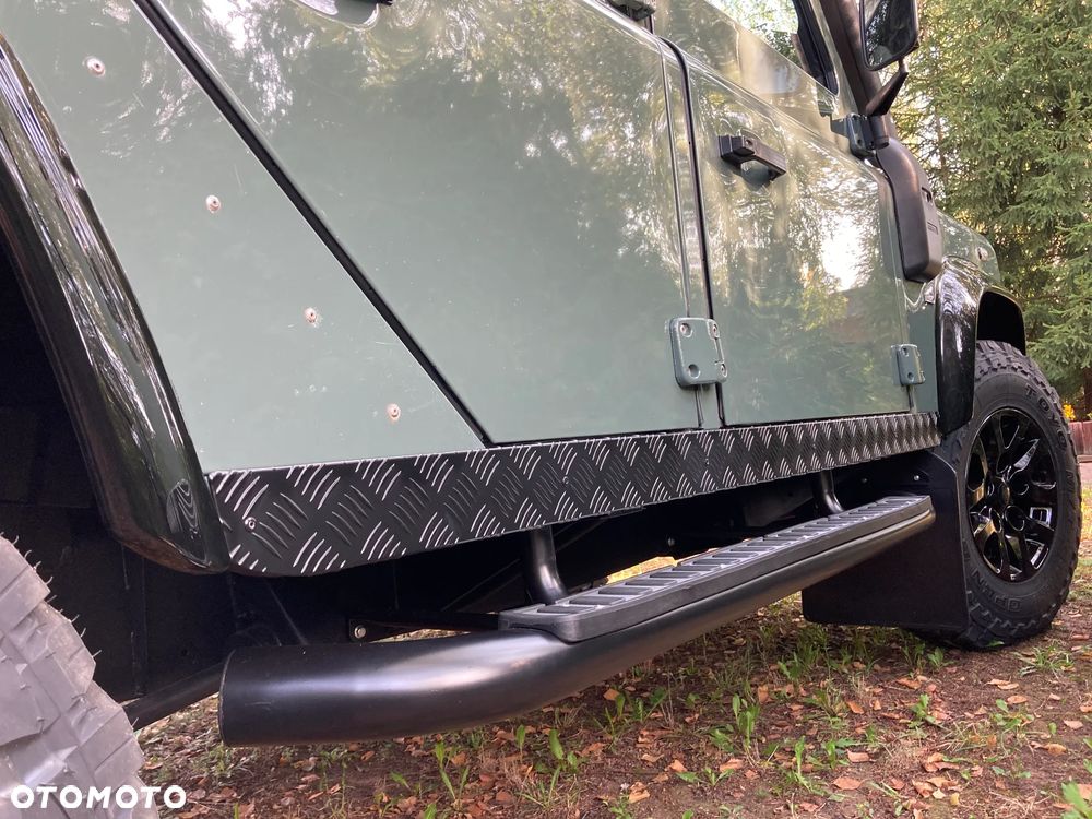 Land Rover Defender 110 2.2 TD4 SE Utility - 21