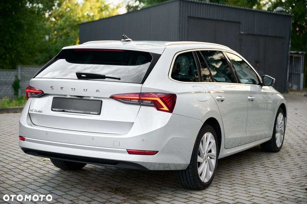 Skoda Octavia 2.0 TDI Style DSG - 11