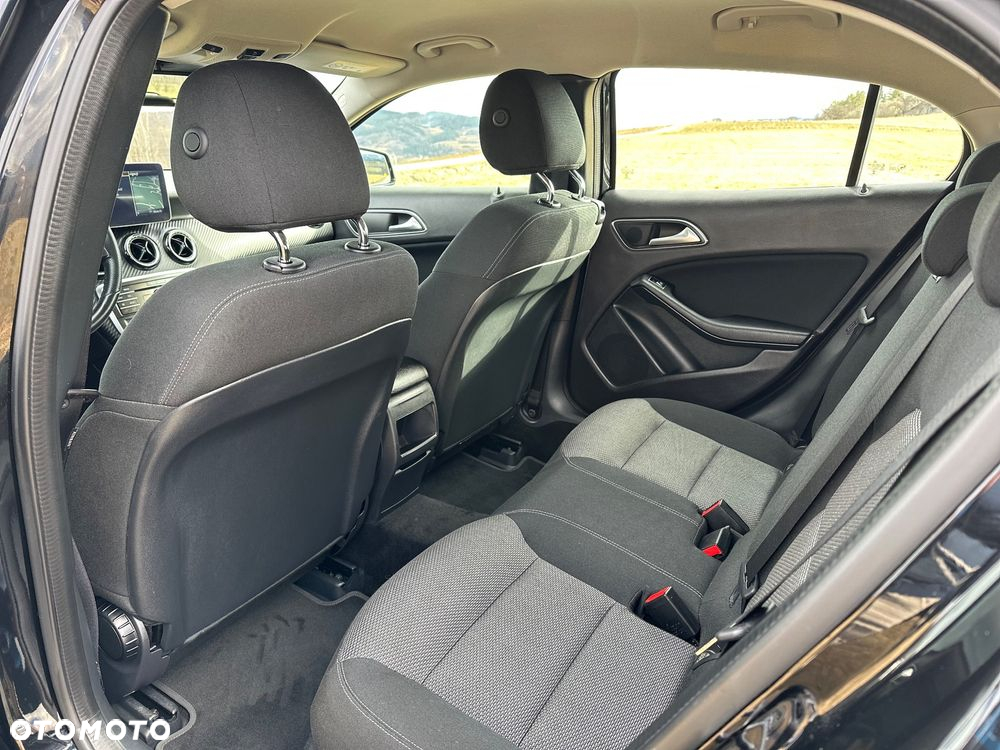 Mercedes-Benz GLA 220 d 4-Matic Style - 23