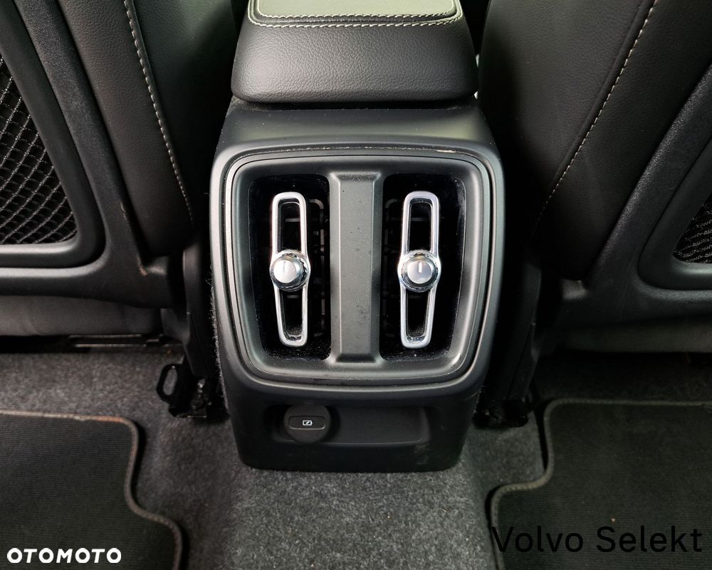 Volvo XC 40 - 23