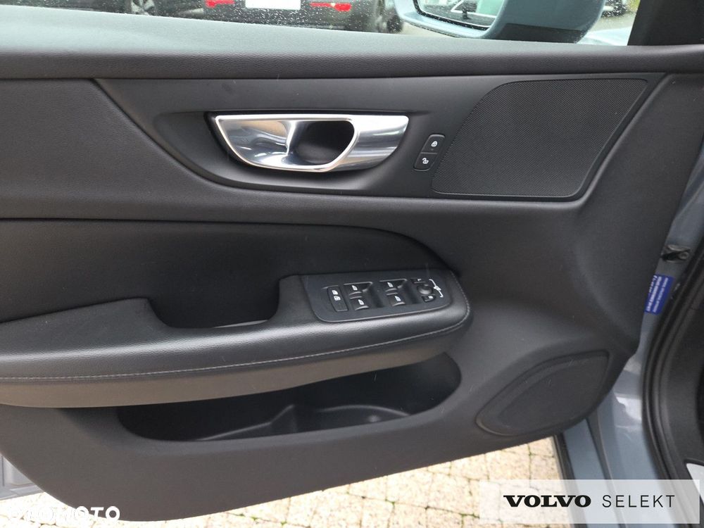 Volvo V60 B4 D Momentum - 19