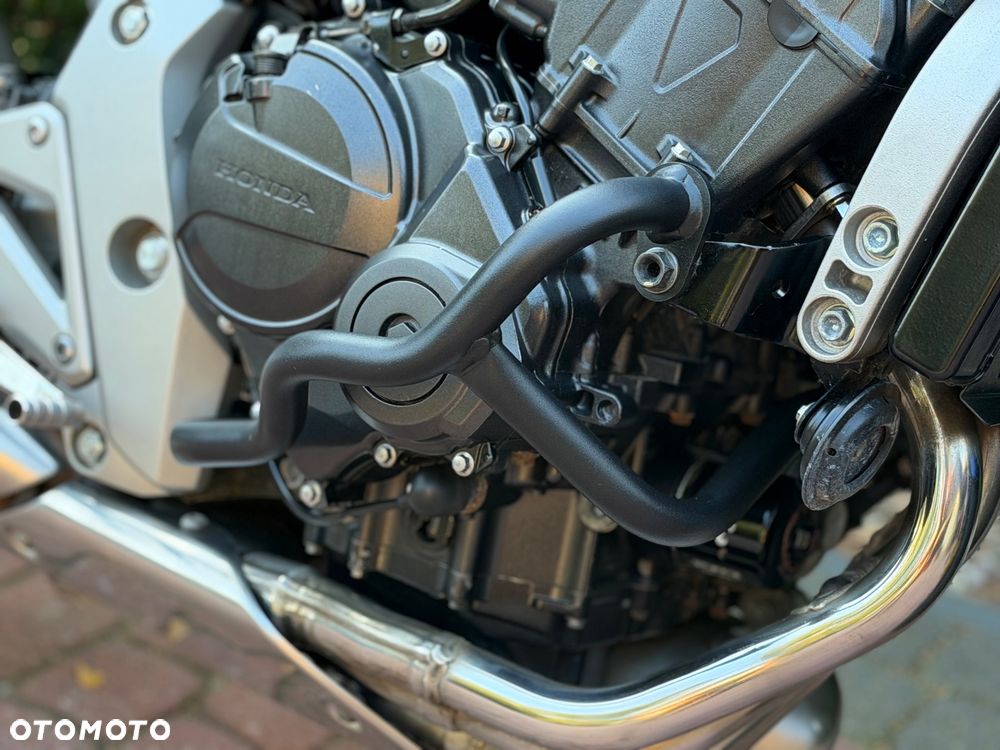 Honda CB - 22