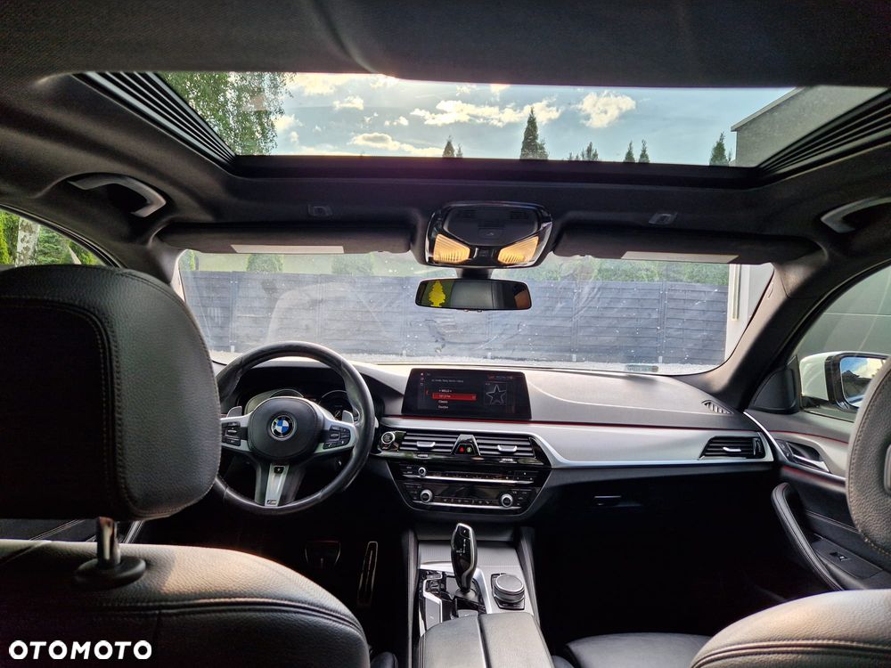 BMW Seria 5 530i xDrive M Sport Edition - 15