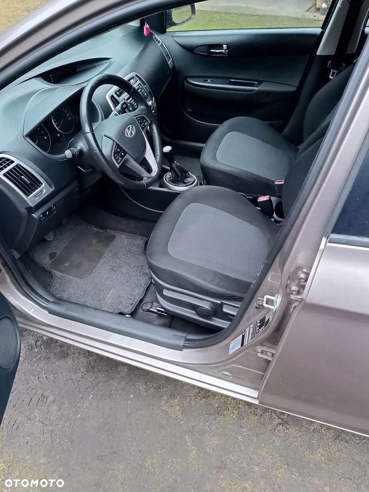 Hyundai i20 - 11