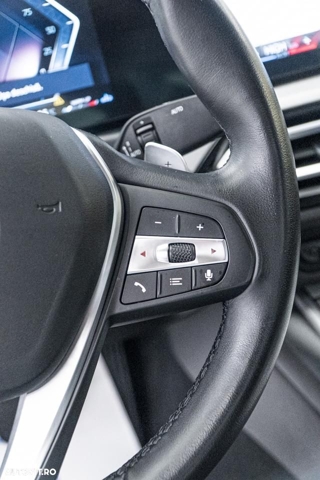 BMW Seria 3 318i Aut. - 28