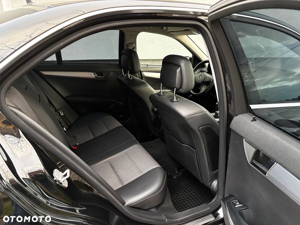 Mercedes-Benz Klasa C 180 Kompressor Avantgarde - 13