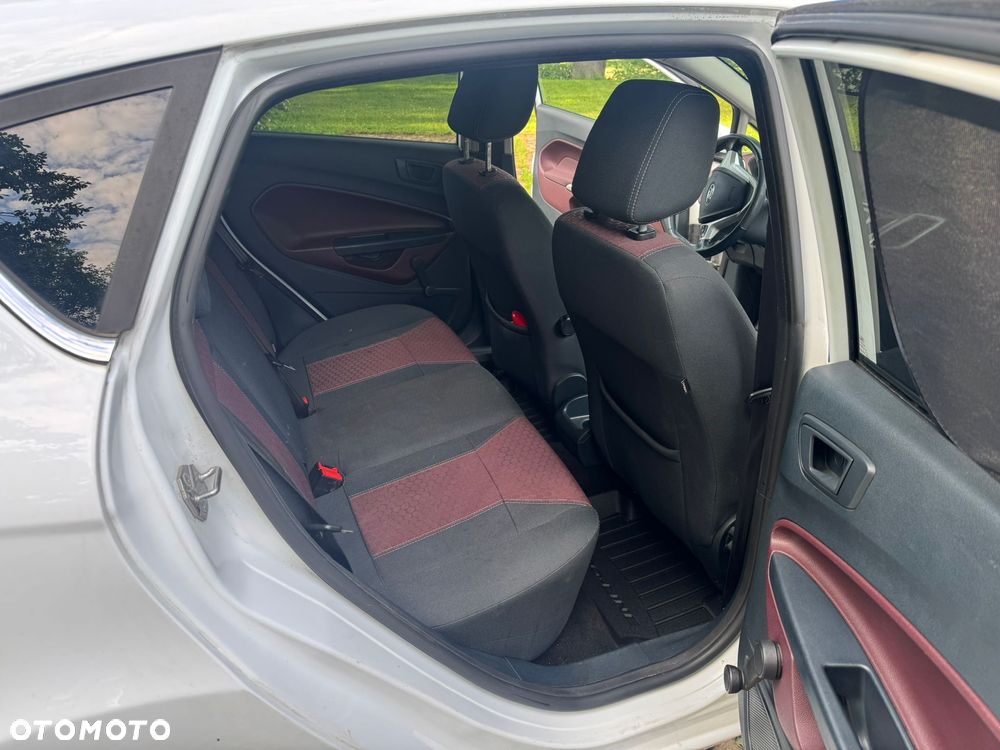 Ford Fiesta 1.6 Titanium - 17
