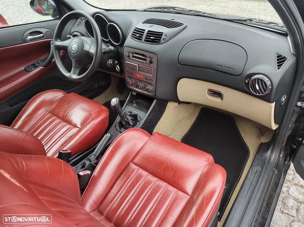Alfa Romeo 147 1.6 TS Distinctive - 13
