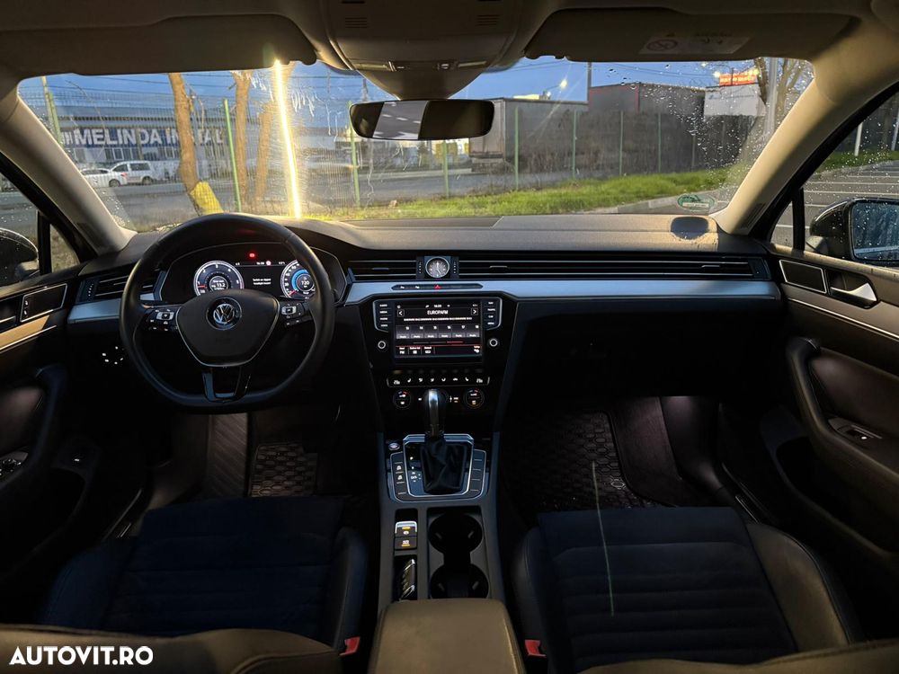 Volkswagen Passat - 12
