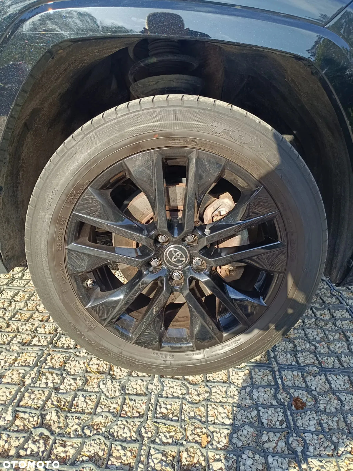 Toyota RAV4 2.5 Hybrid Black Edition by JBL 4x4 - 32