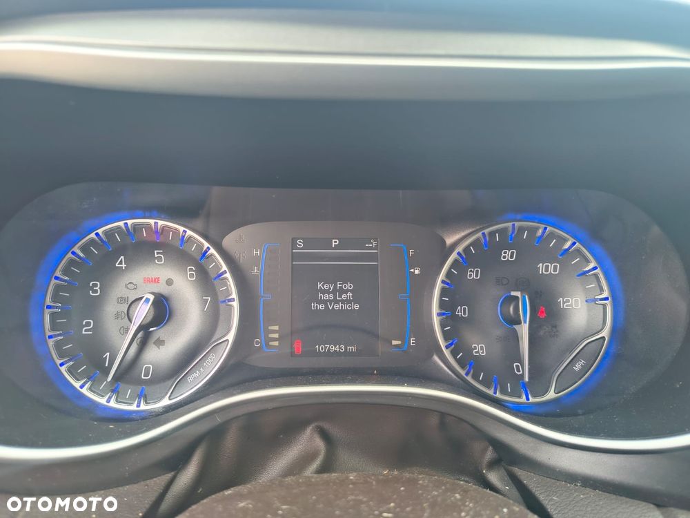 Chrysler Pacifica - 10