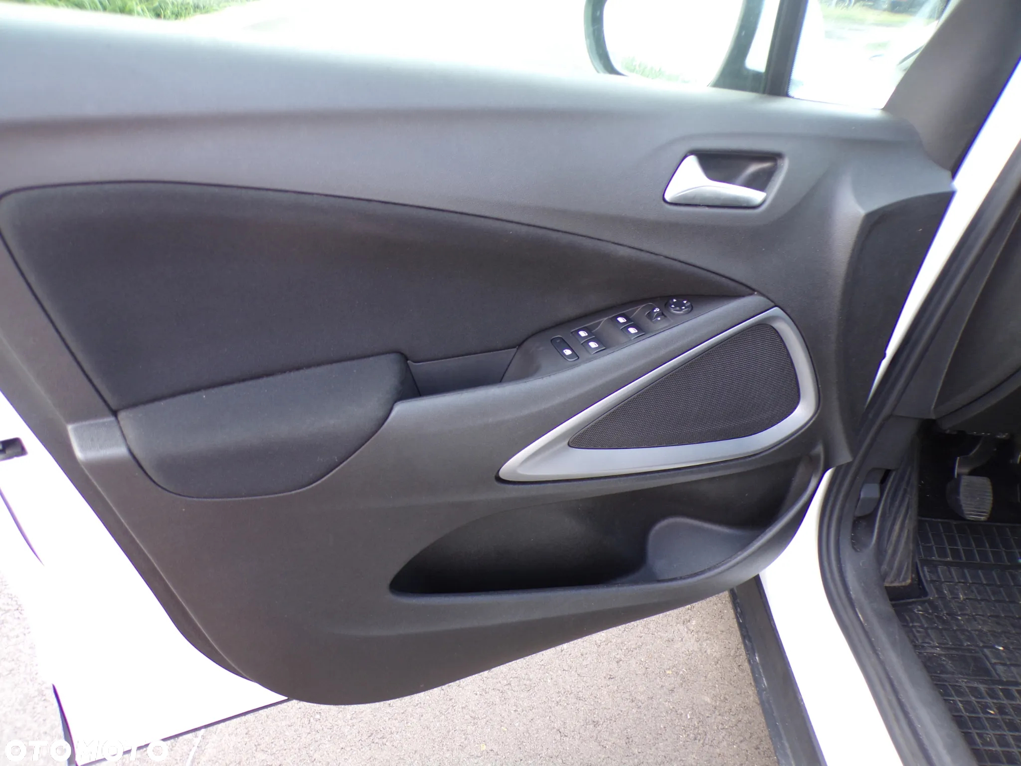 Opel Crossland X - 9