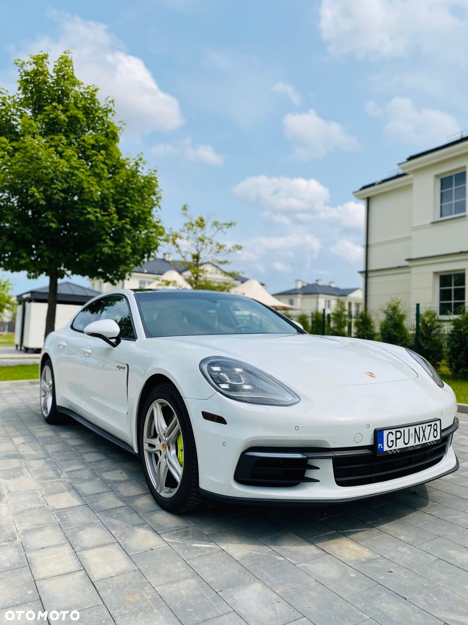 Porsche Panamera 4 E-Hybrid - 26