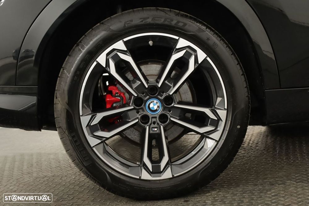 BMW iX2 eDrive20 Pack Desportivo M - 5