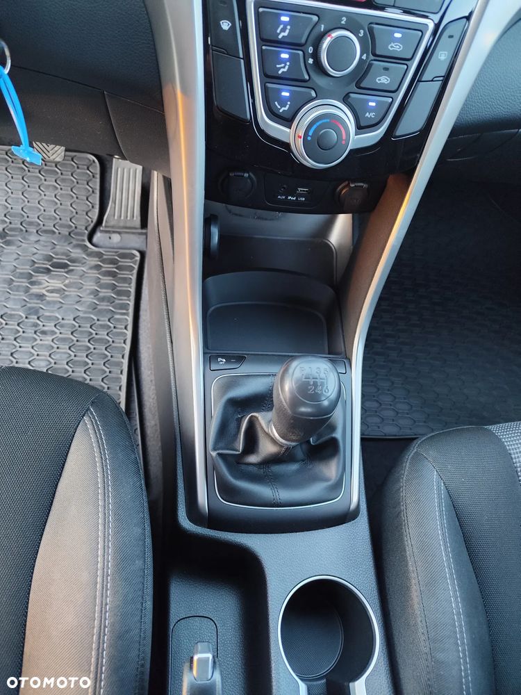 Hyundai i30 blue 1.4 Classic Navigation - 16