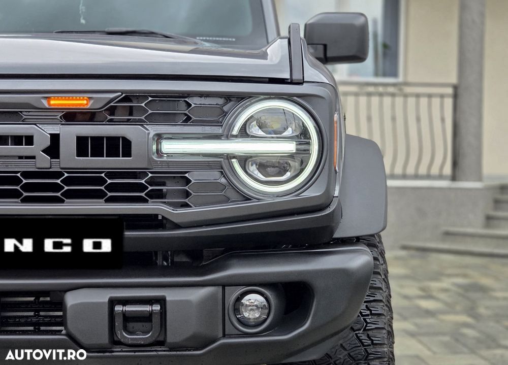 Ford Bronco - 16