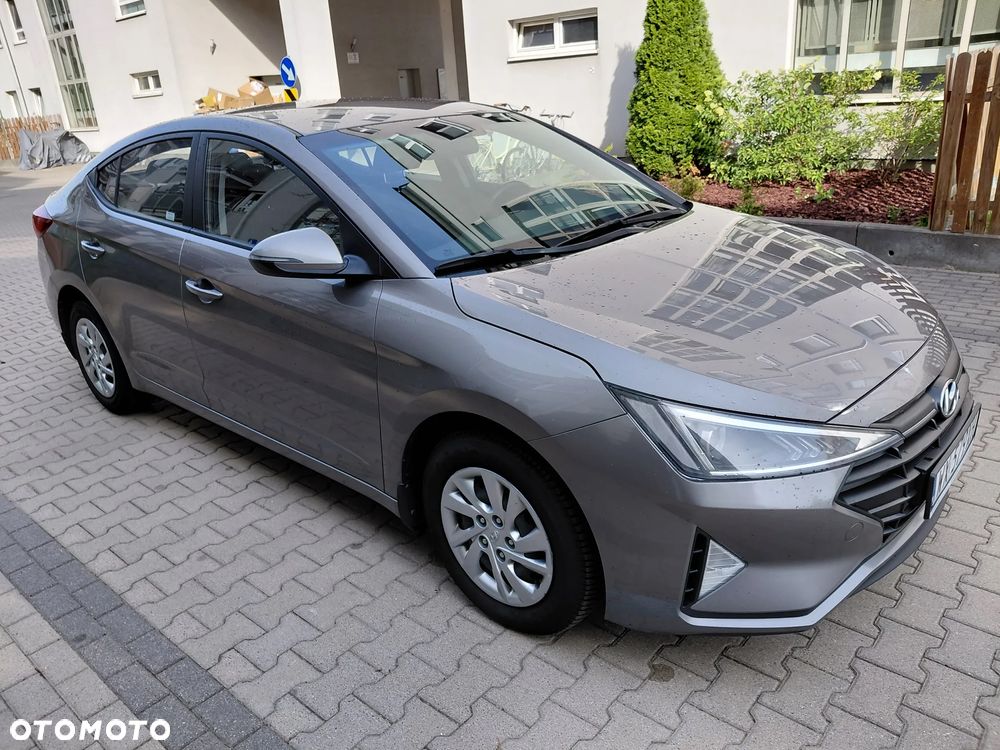 Hyundai Elantra 1.6 Classic Plus - 3