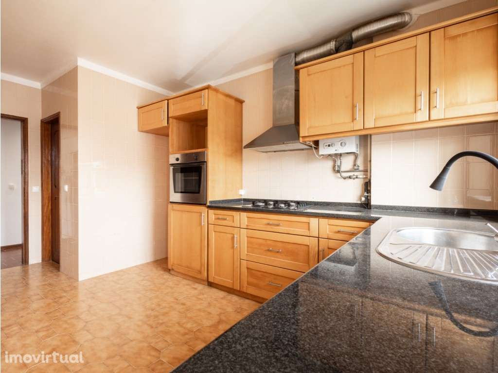 Apartamento T2 - 2.º Andar - Grande imagem: 2/18