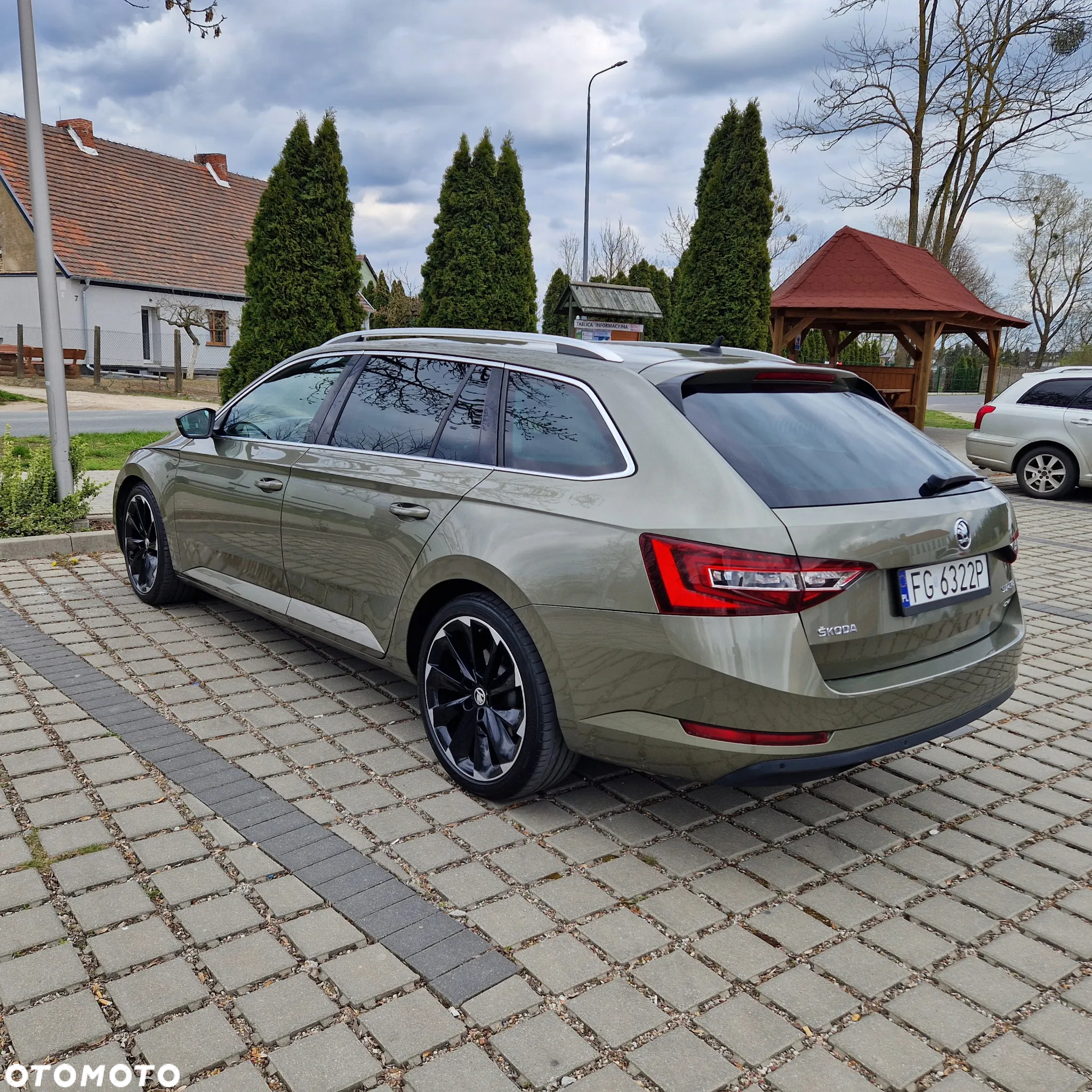 Skoda Superb Combi 2.0 TDI 4x4 DSG Ambition - 4