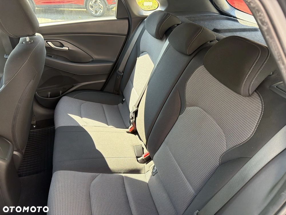 Hyundai i30 1.5 DPI Classic + - 25