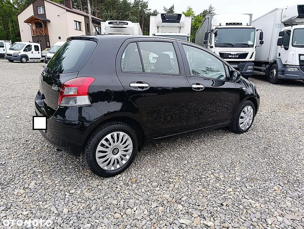 Toyota Yaris 1.33 Premium - 7