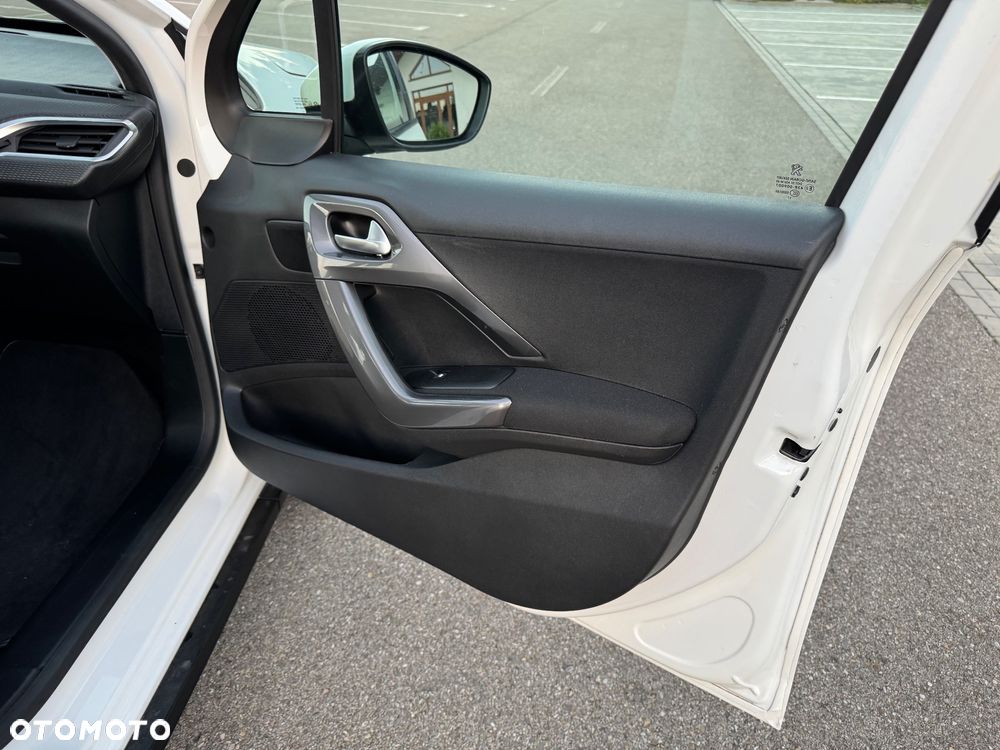 Peugeot 2008 1.2 Pure Tech Active - 22